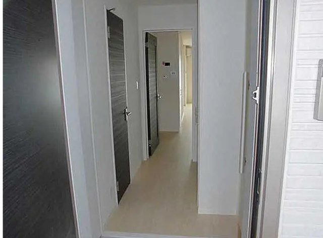 滋賀県栗東市1棟収益売りマンション「栗東駅徒歩7分」「シャーメゾン」の玄関