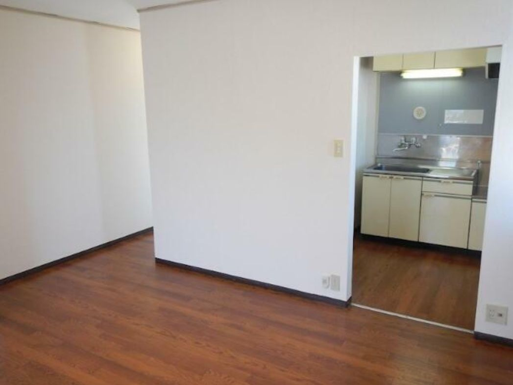 ロイヤルハイツの洋室