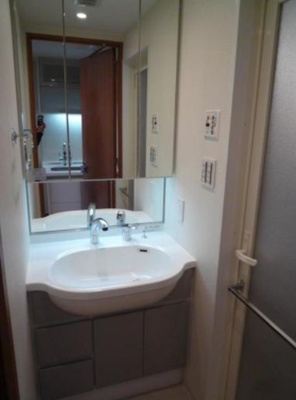 【独立洗面台】 | 日神デュオステージ両国 | 独立洗面台あり、毎朝おしゃれに忙しい女性の方におすすめです