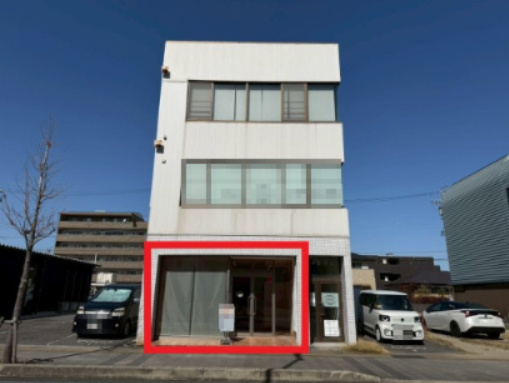 半田ビルの外観