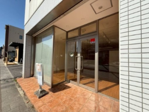 半田ビルの外観