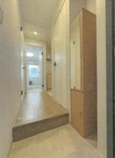 Acht HIK Residence 南住吉 の玄関