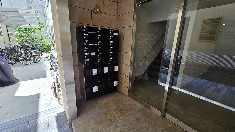 Acht HIK Residence 南住吉 のエントランス