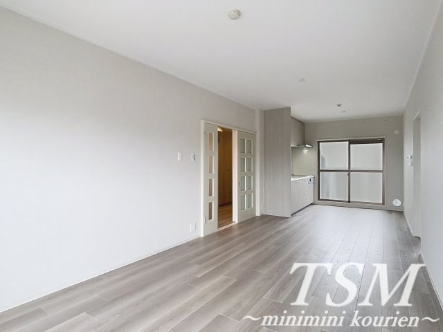 オリエントレジデンス末広町の居間・リビング