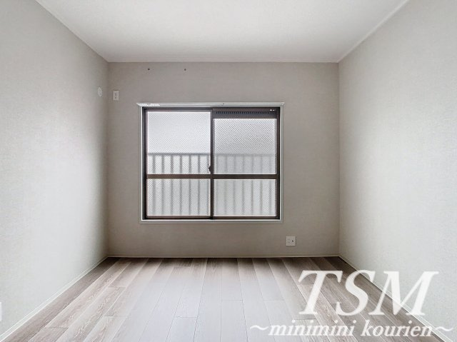 オリエントレジデンス末広町の洋室