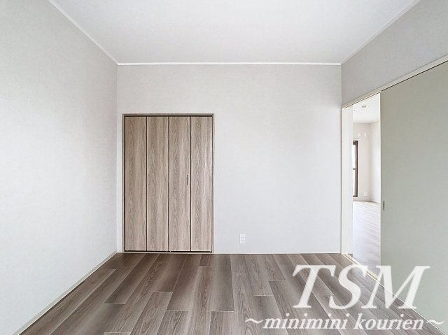 オリエントレジデンス末広町の洋室