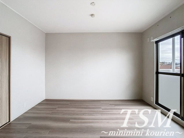 オリエントレジデンス末広町の洋室