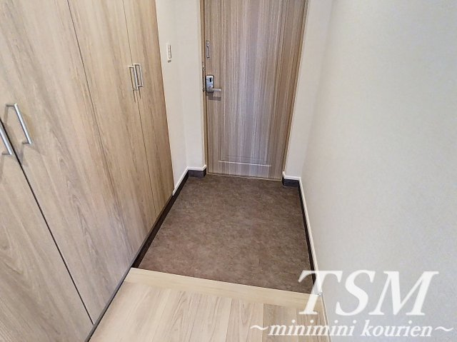 オリエントレジデンス末広町の玄関