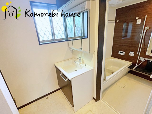 桶川市下日出谷西1丁目　中古一戸建ての独立洗面台|朝の身支度には欠かせない独立洗面化粧台