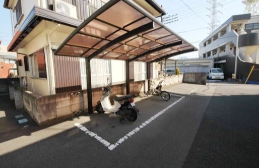 サニーコートⅡの駐車場
