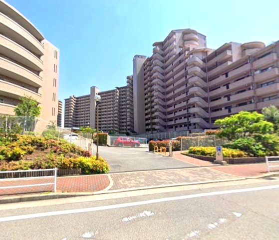 コート甲子園南3番館の駐車場