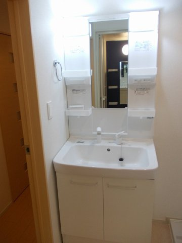 宇部市風呂ヶ迫町のアパートの洗面所
