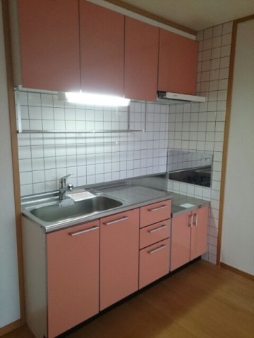 宇部市大字妻崎開作のアパートのキッチン