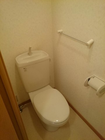 宇部市大字妻崎開作のアパートのトイレ