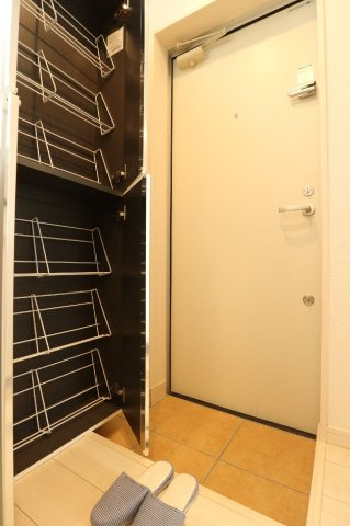 SOREVE大島の玄関