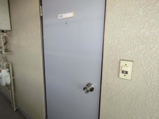 チヒロハイツの玄関