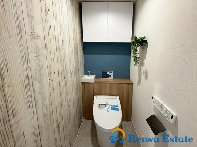 パークホームズ湘南茅ヶ崎海岸のトイレ|トイレットペーパーなど保管に便利な収納スペースを完備！