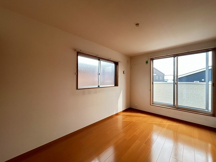 岡崎市稲熊町8丁目の洋室