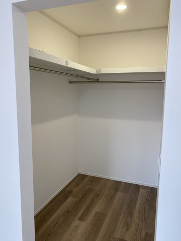 ボヌール茨島の収納|ウォークインクローゼット