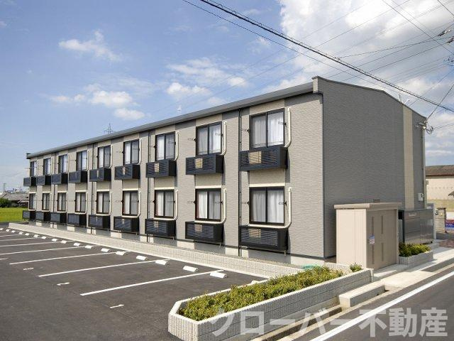 レオパレスブレッツァ　イーストの外観