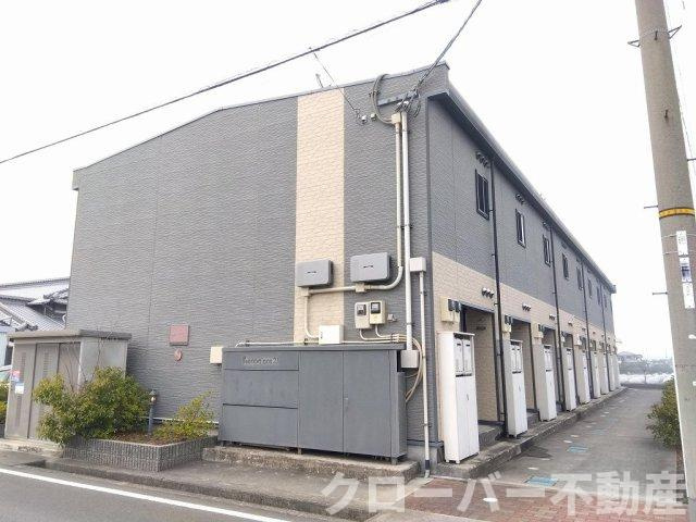 レオパレスブレッツァ　イーストの外観