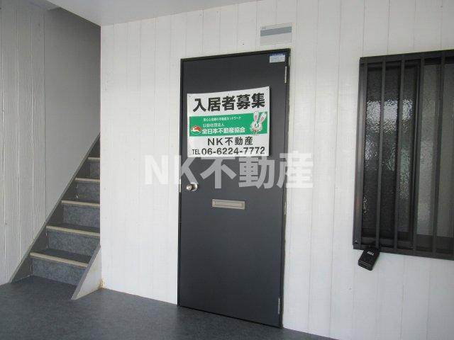 【玄関】 | ココファイン田島（東部市場前賃貸） | 収納もある玄関です