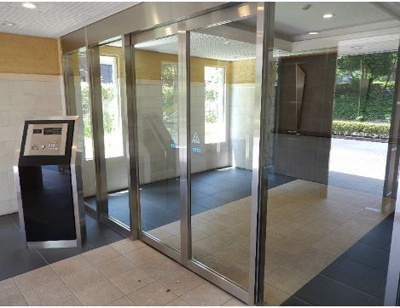 【エントランス】 | プロスペクト恩賜公園 | 清潔なエントランスです