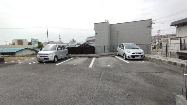 真伝壱番館の駐車場