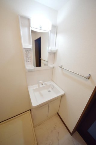 TRM本郷元町の独立洗面台