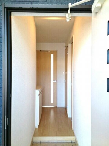 エテルノ・ブリッジの玄関