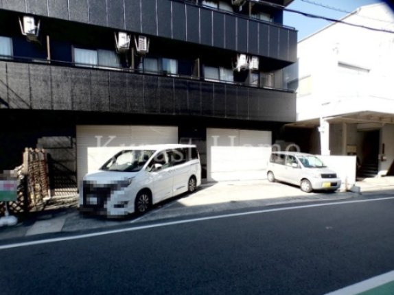 【駐車場】