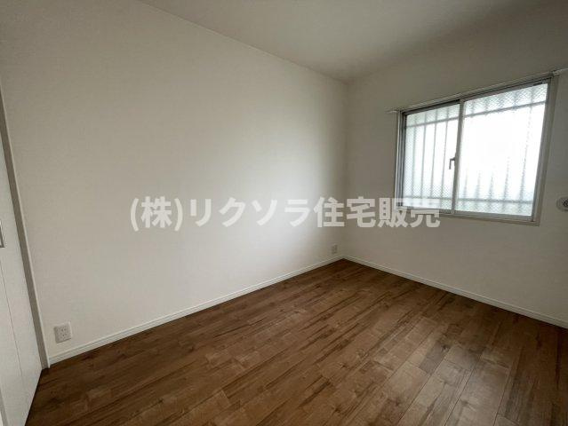 ディオ・フェルティ枚方の洋室|洋室5.6帖
■物件内覧・資金計画相談・住宅ローン相談、リフォーム相談、お問合せ受付中■
※当日・翌日のご内覧、ご相談はお電話でのお問合せがスムーズです！