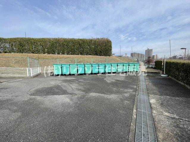 ディオ・フェルティ枚方の現況写真|ゴミステーション
■物件内覧・資金計画相談・住宅ローン相談、リフォーム相談、お問合せ受付中■
※当日・翌日のご内覧、ご相談はお電話でのお問合せがスムーズです！