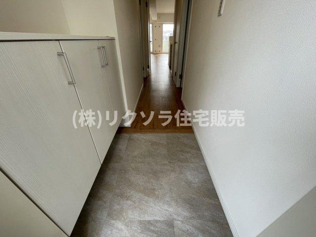 ディオ・フェルティ枚方の内装|玄関内部
■物件内覧・資金計画相談・住宅ローン相談、リフォーム相談、お問合せ受付中■
※当日・翌日のご内覧、ご相談はお電話でのお問合せがスムーズです！