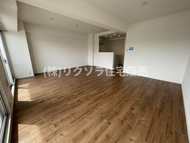 ディオ・フェルティ枚方の居間・リビング|LDK20.0帖
■物件内覧・資金計画相談・住宅ローン相談、リフォーム相談、お問合せ受付中■
※当日・翌日のご内覧、ご相談はお電話でのお問合せがスムーズです！