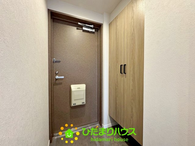 クレセント東鷲宮の玄関