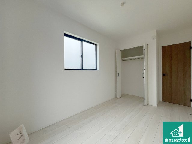 明石市大道町　新築一戸建ての洋室|シンプルな洋室は、自分好みのインテリアが楽しめます♪ご家族とインテリアや家具を選びに行くのは新築購入時の醍醐味の一つです。ぜひお楽しみください♪