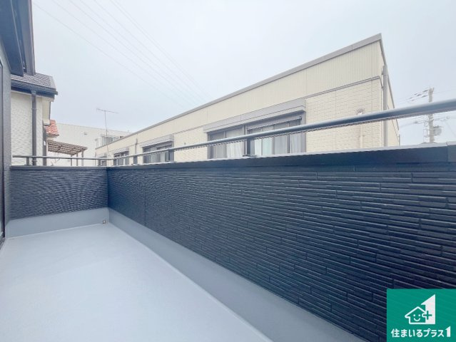 明石市大道町　新築一戸建てのバルコニー|ワイドバルコニーは洗濯物を干すスペースが広いのでご家族が多くても安心！