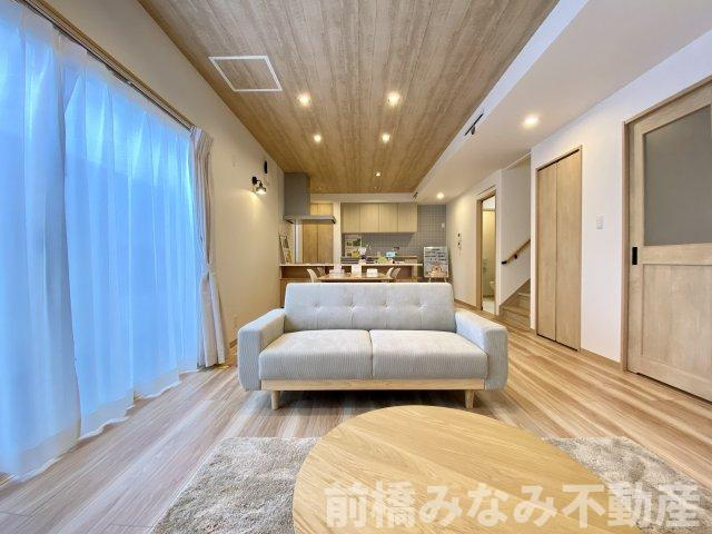 【新築】前橋市問屋町2丁目　限定1棟　スマートワンシティ　新築建売の居間・リビング|リビングです