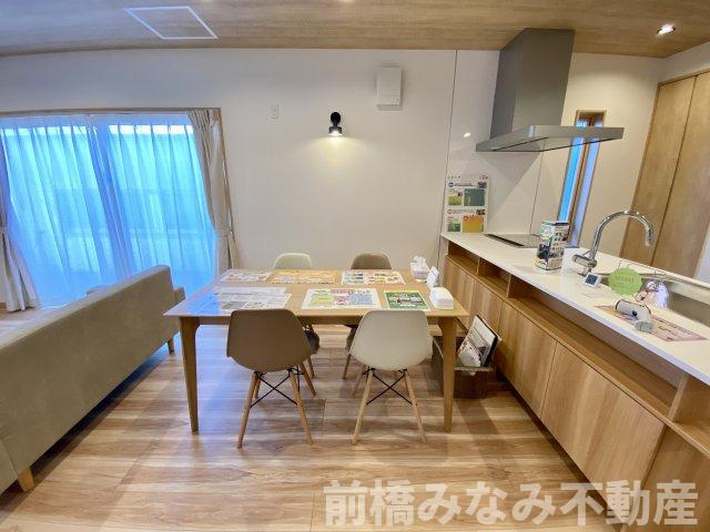 【新築】前橋市問屋町2丁目　限定1棟　スマートワンシティ　新築建売の居間・リビング|ゆったりとしたリビングです