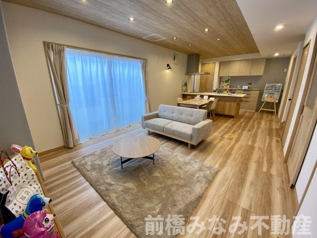 【新築】前橋市問屋町2丁目　限定1棟　スマートワンシティ　新築建売の居間・リビング|こちらのリビングで趣味の時間をお楽しみください