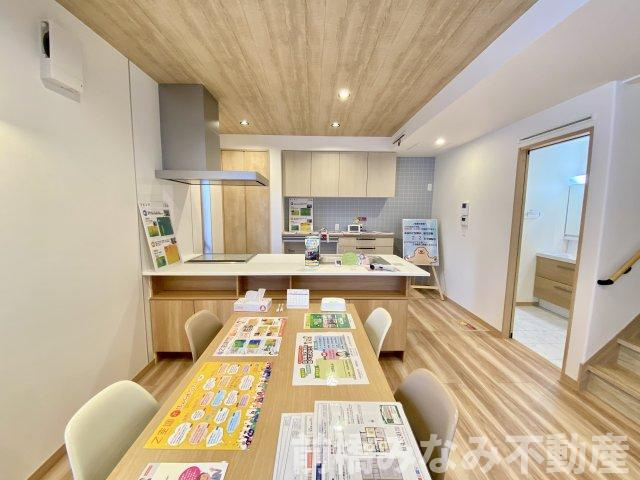 【新築】前橋市問屋町2丁目　限定1棟　スマートワンシティ　新築建売の居間・リビング|おしゃれなリビングです