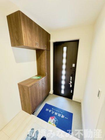 【新築】前橋市関根町第1　２号棟(全４棟)　リーブルガーデン　新築建売分譲の玄関|きれいな玄関です