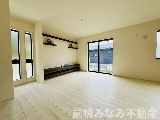 【新築】前橋市関根町第1　２号棟(全４棟)　リーブルガーデン　新築建売分譲の居間・リビング|ゆったりとしたリビングです