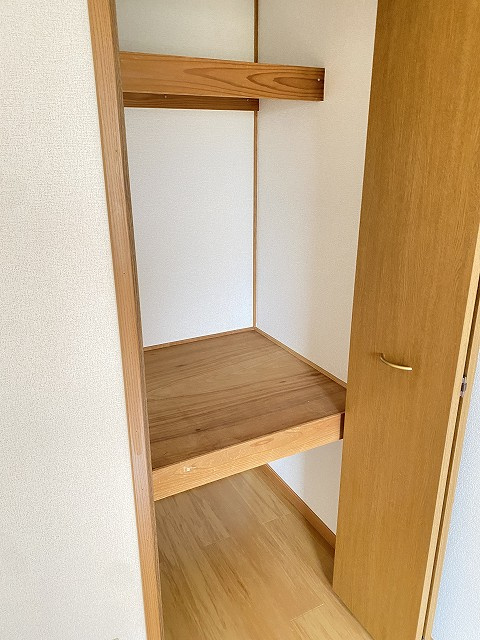 ステーションフロントハイツⅠの収納|※同型タイプのお写真です。