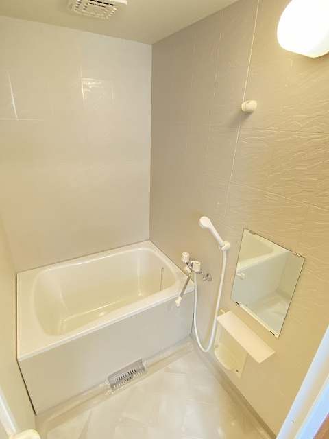 ステーションフロントハイツⅠの浴室|※同型タイプのお写真です。