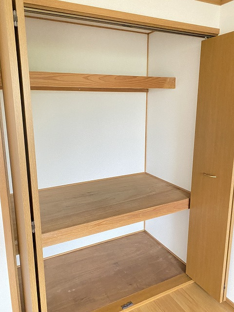 ステーションフロントハイツⅠの収納|※同型タイプのお写真です。