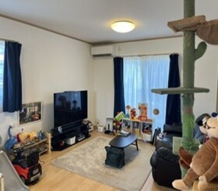 中古戸建　出雲市上直江の居間・リビング