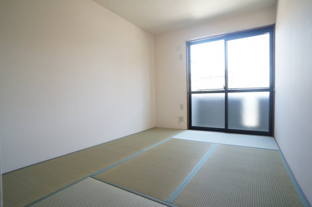 宝塚サニーコートの和室|参考、同建物・同間取りの号室