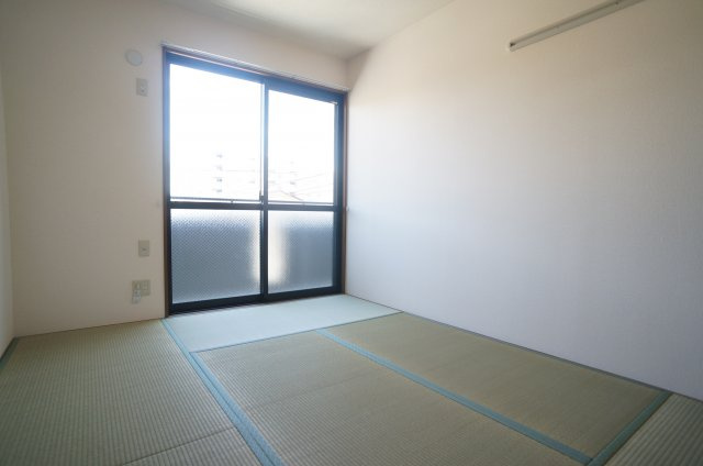 宝塚サニーコートの和室|参考、同建物・同間取りの号室